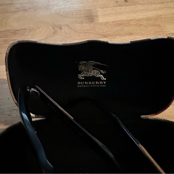 Vintage Burberry Sunglasses With Case Preowned very good condition